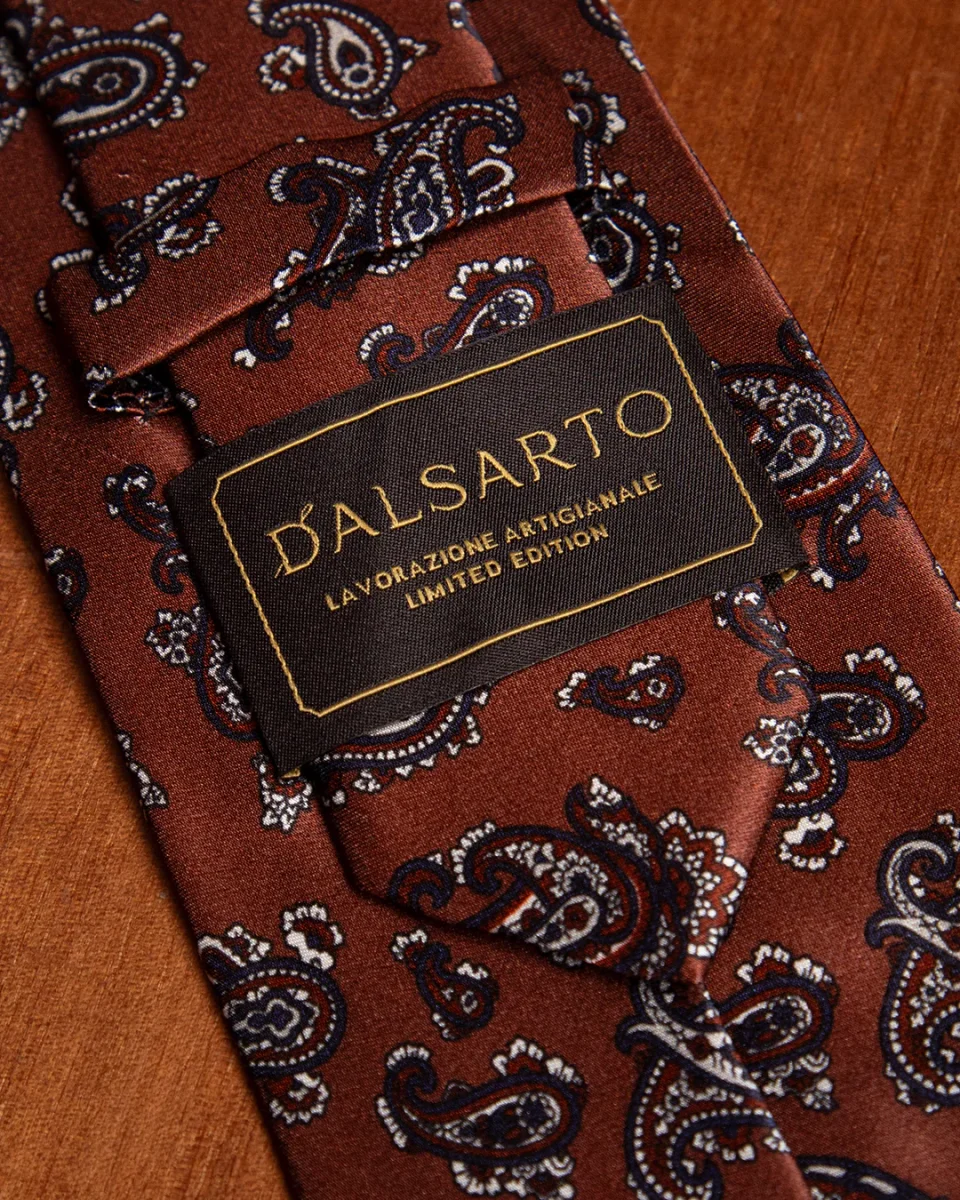 Cravatta Bronzo con Fantasia Paisley Blu e Rosso in Seta - immagine 4