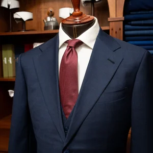 Abito Giotto Blu con Micro Quadri Rossi e Gilet