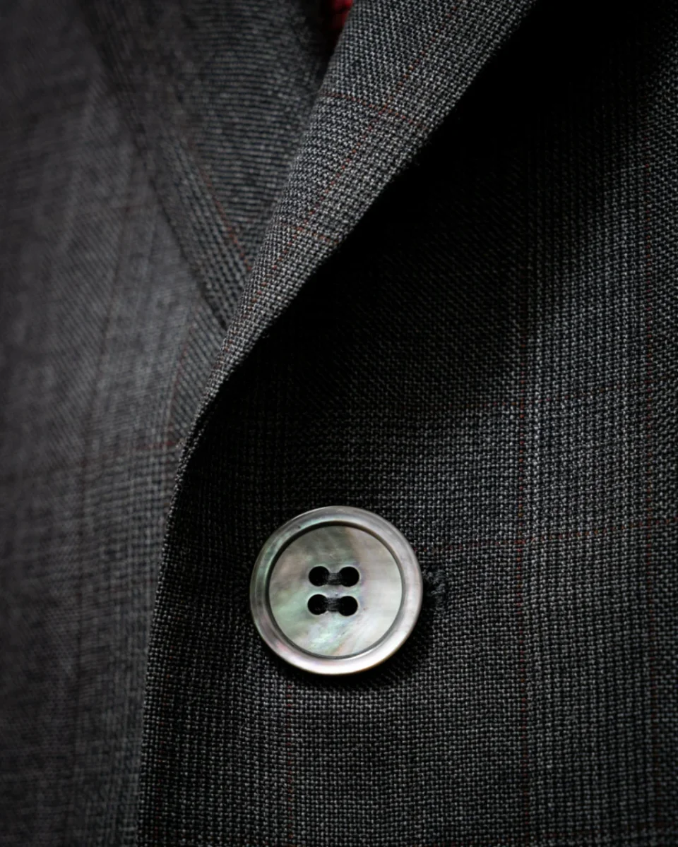 Abito Giotto Grigio Cenere con Quadri Rossi - immagine 4