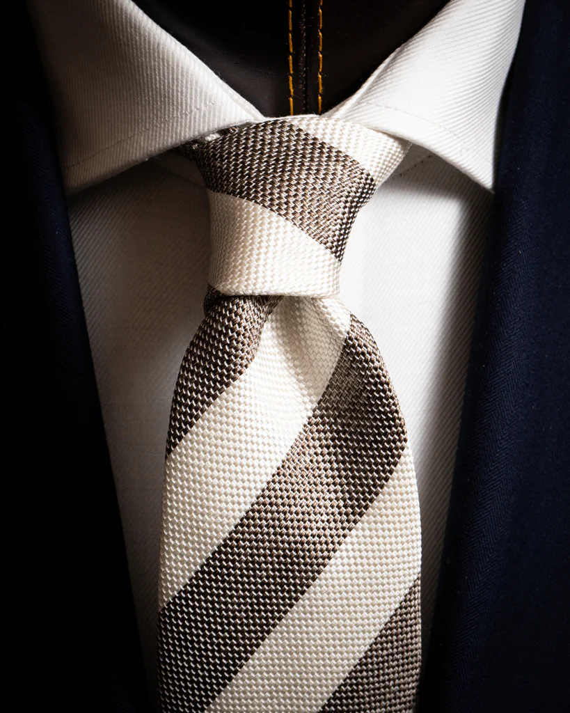 Cravatta Bianca e Marrone a Righe - immagine 5