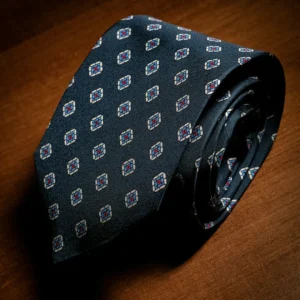 Cravatta Blu con Rombi Rubino