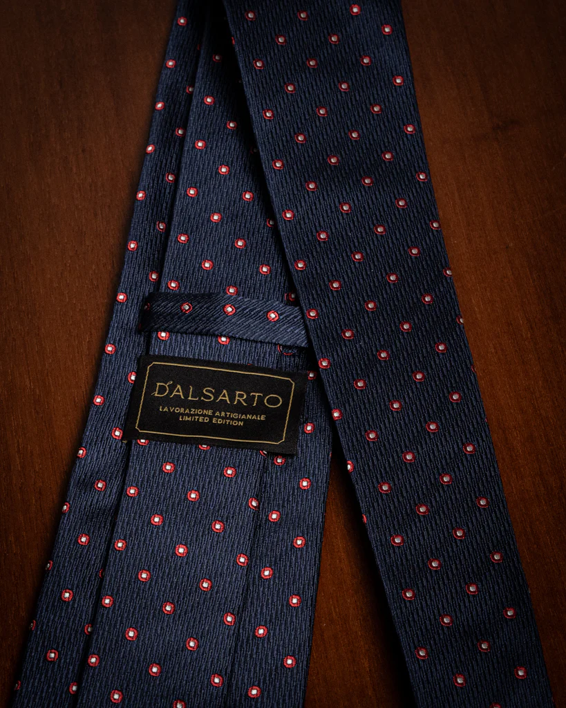 Cravatta Jacquard Blu Notte con Pois Bianchi con Contorno Rosso - immagine 5