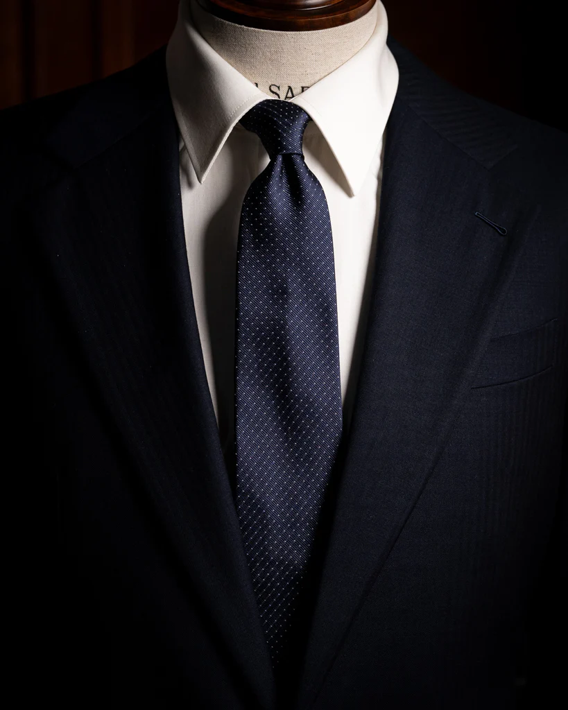 Cravatta Jacquard Blu Notte con Puntini Bianchi - immagine 4
