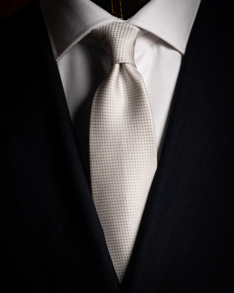 Cravatta Jacquard Grigio Perla con Microtrama Operata