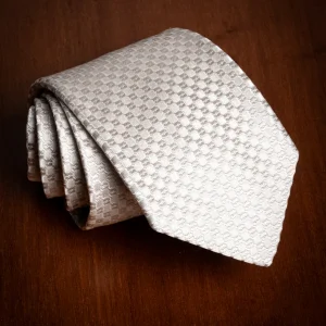 Cravatta Jacquard Grigio Perla con Motivo a Quadretti