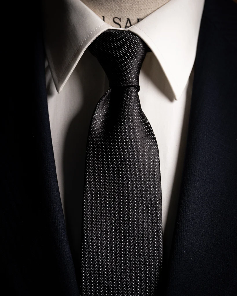 Cravatta Jacquard con Microtrama a Puntini - immagine 6