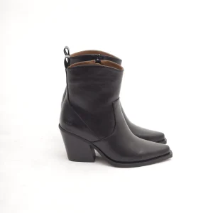 Exclusive – CR002711 – Nero