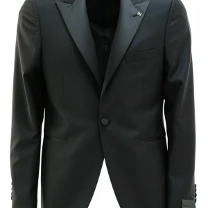 Smoking in Tre Pezzi in Lana