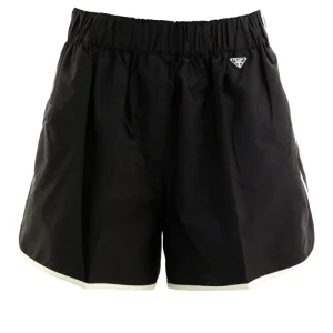 Shorts in Re-Nylon di colore nero