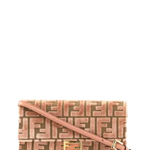 Portafoglio Baguette in velluto jaquard con motivo FF a rilievo di colore rosa